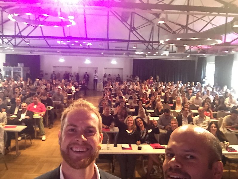 Die Moderatoren on Stage